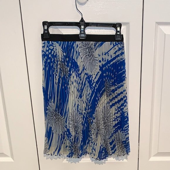 New Miss Wu Blue/White Pleated Skirt Size 2 - Picture 4 of 7